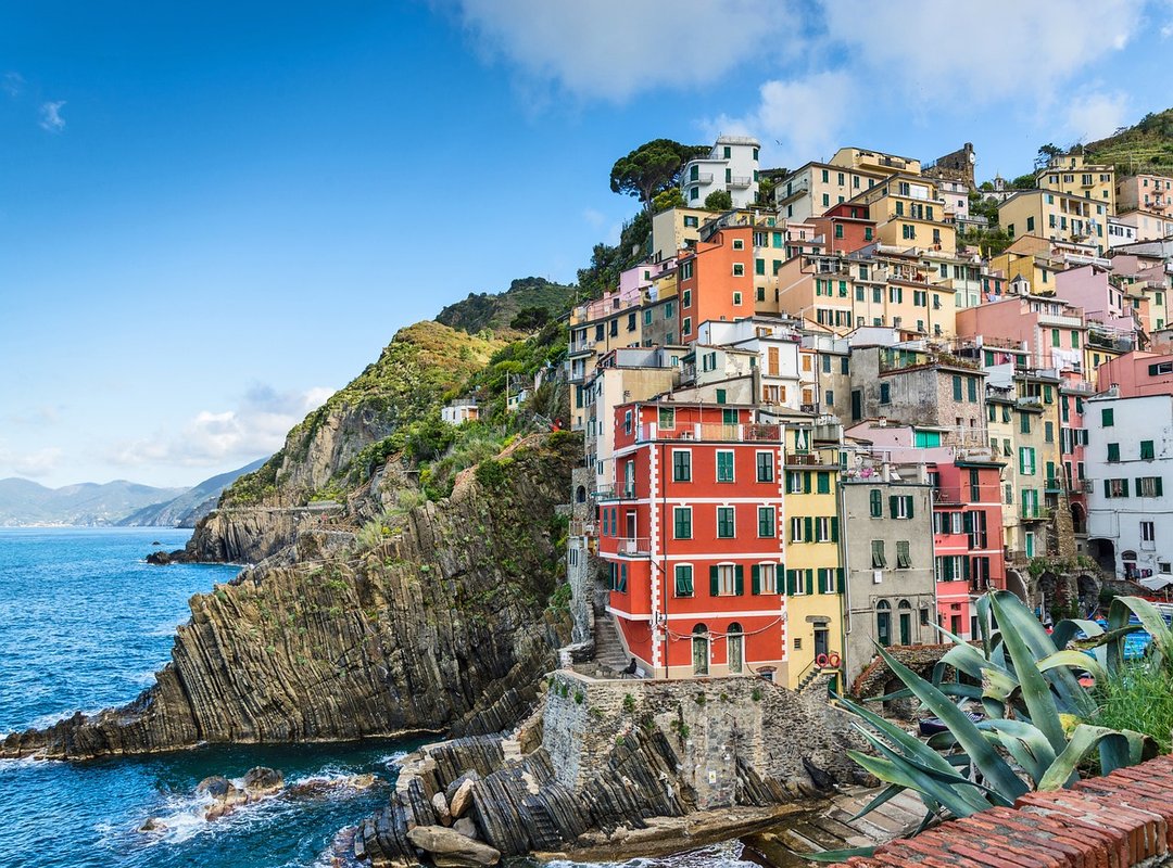 Popular Examples and Symbolic Imagery to Include